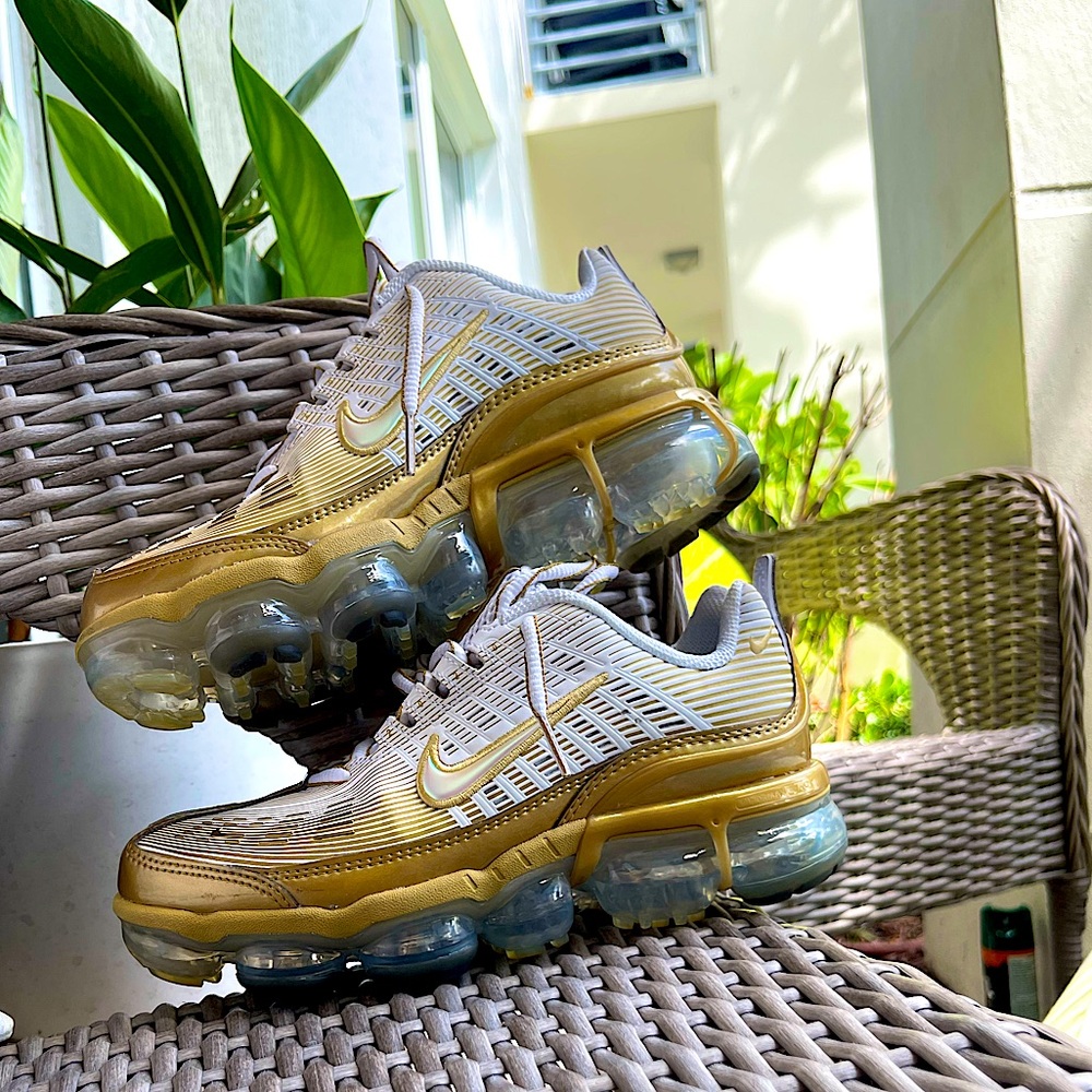 Nike Air Vapormax 360 ‘White Metallic Gold’